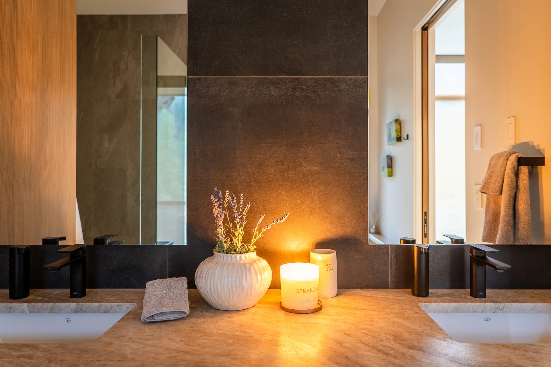 Lake Suite bathroom sinks