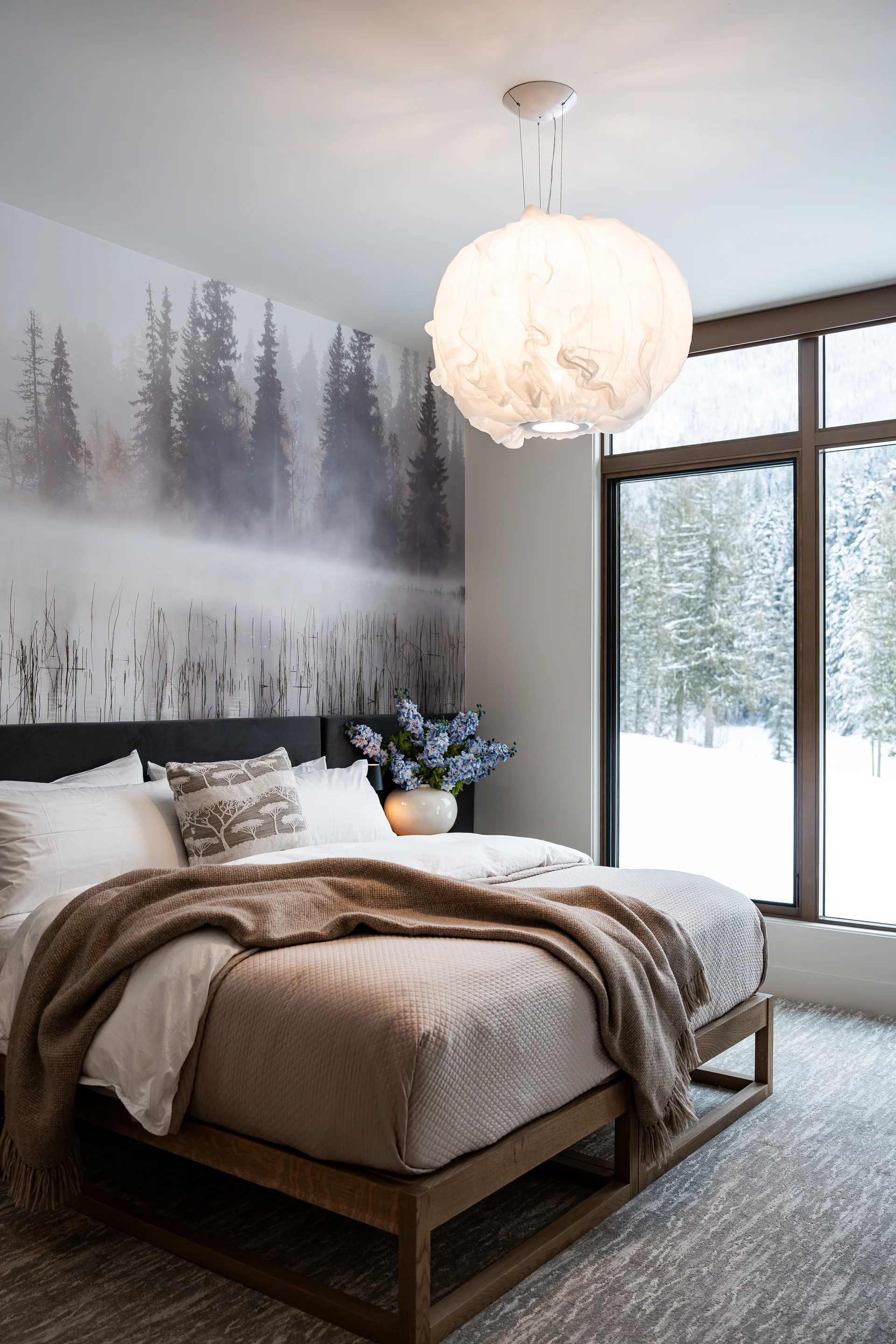 Lake Suite bed and view