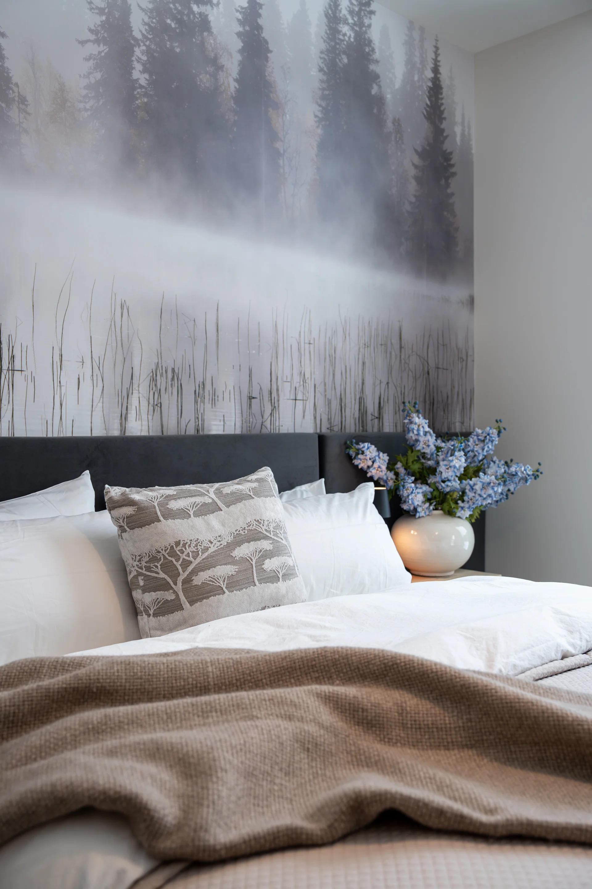 Lake Suite bed