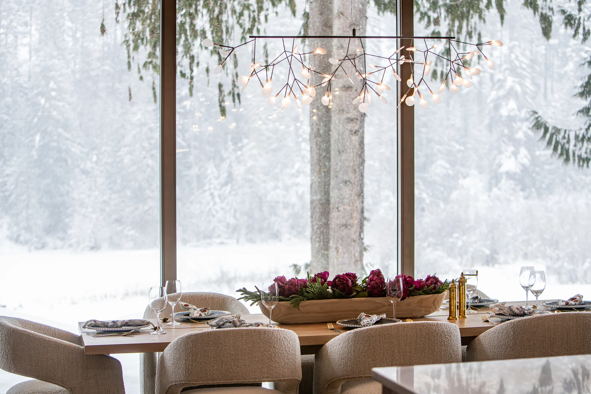 Mountain Lake - dining-area, close, the-building, the-building-interior